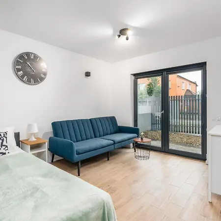 Krosnienska On Ground Level By Renters Апартаменты